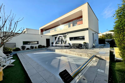 Villa - 179 m² - 6 pièces