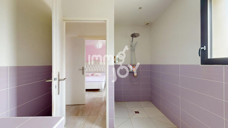 Villa - 224 m² - 6 pièces