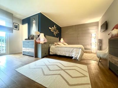 Appartement - 120 m² - 4 pièces