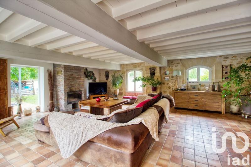 Maison - 327 m² - 9 pièces