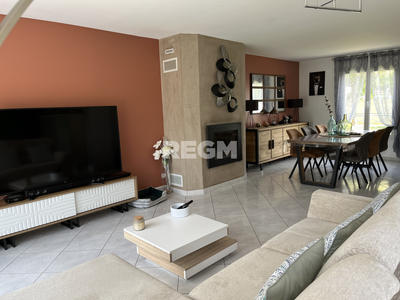 Maison - 215 m² - 8 pièces