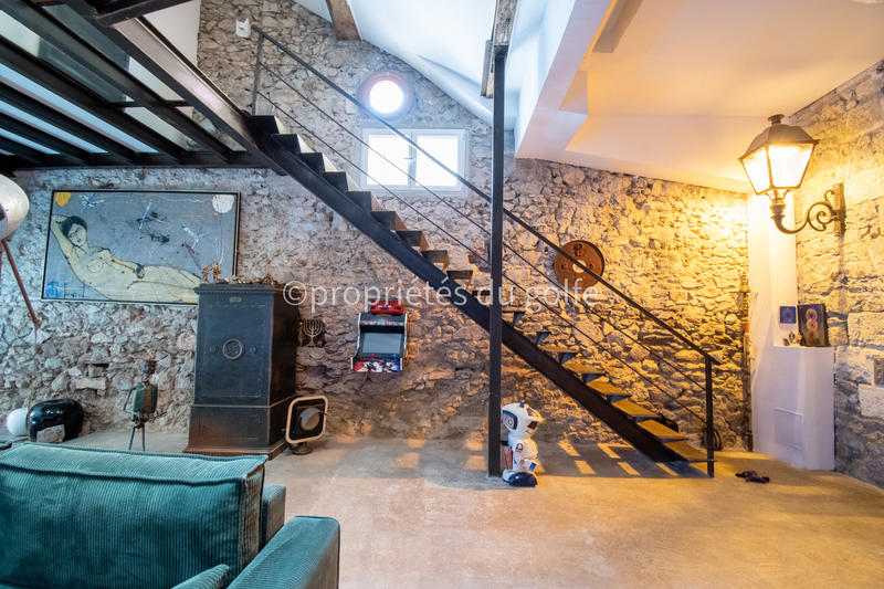 Appartement - 256 m² - 5 pièces