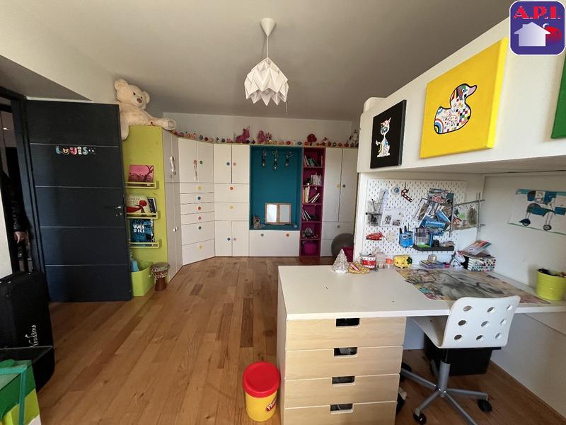 Maison - 239 m² - 6 pièces