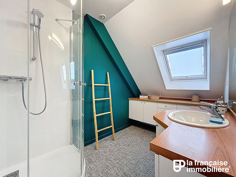 Maison - 168 m² - 8 pièces