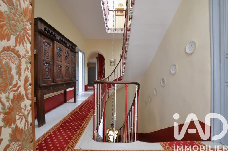 Maison - 430 m² - 12 pièces