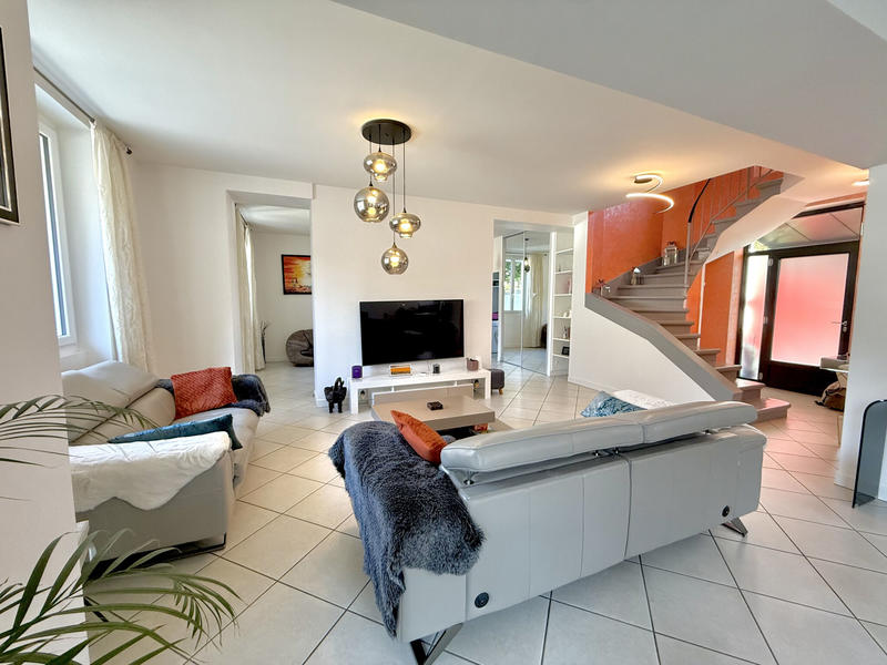 Villa - 238 m² - 8 pièces