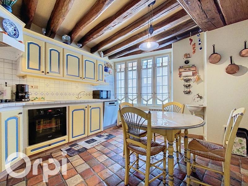 Maison - 180 m² - 9 pièces