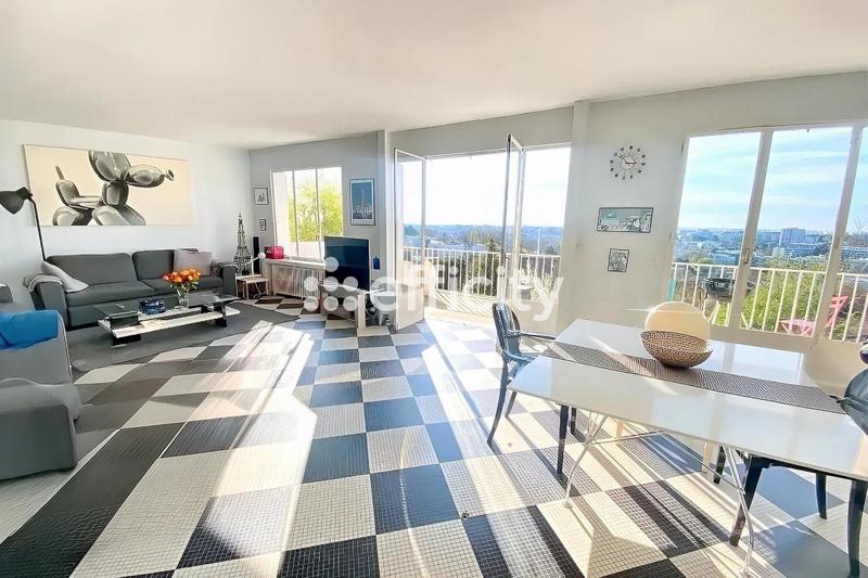 Maison - 200 m² - 7 pièces