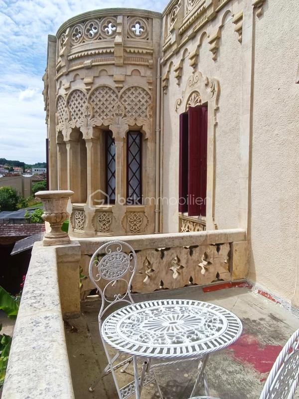 Hôtel particulier - 210 m² - 7 pièces