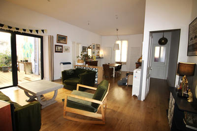 Maison - 250 m² - 9 pièces