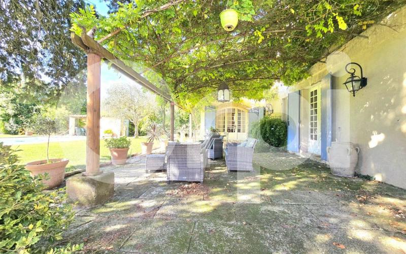 Mas - 238 m² - 5 pièces