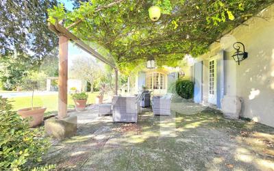 Mas - 238 m² - 5 pièces