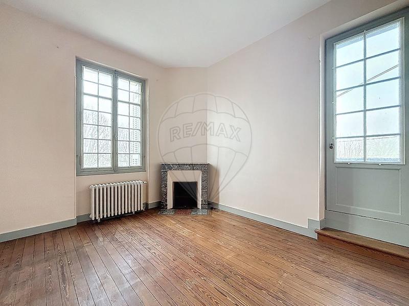 Maison - 219 m² - 8 pièces