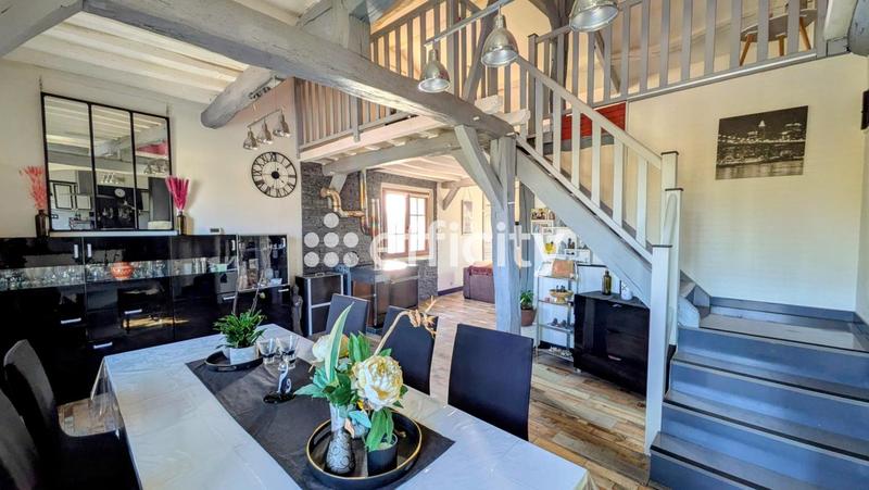 Maison - 413 m² - 8 pièces