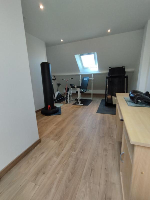 Maison - 195 m² - 9 pièces