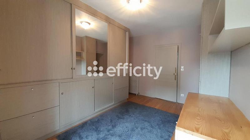 Maison - 180 m² - 7 pièces