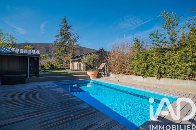 Maison - 177 m² - 6 pièces