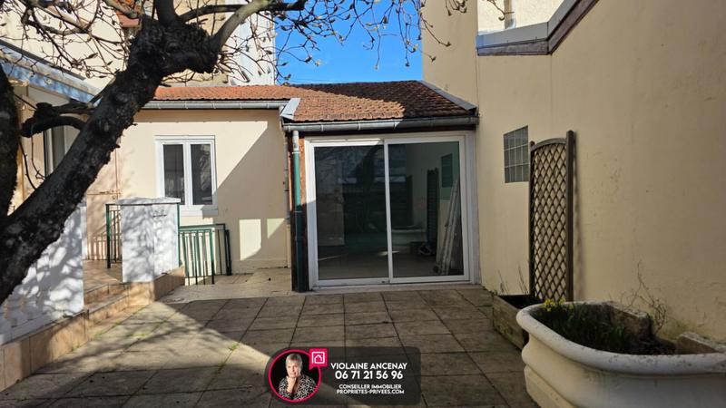 Maison - 159 m² - 8 pièces