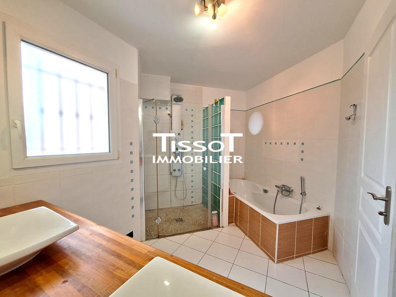 Villa - 230 m² - 6 pièces