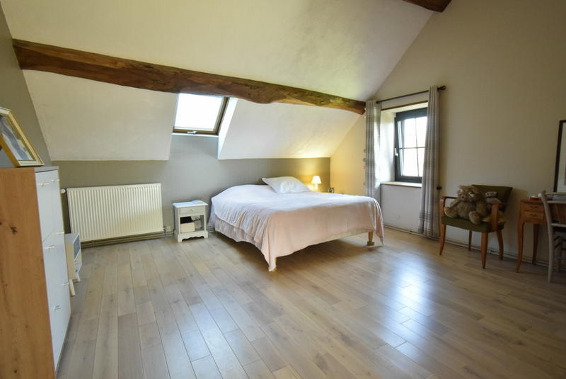 Maison - 300 m² - 11 pièces