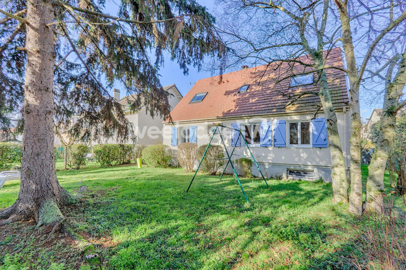 Maison - 122 m² - 8 pièces