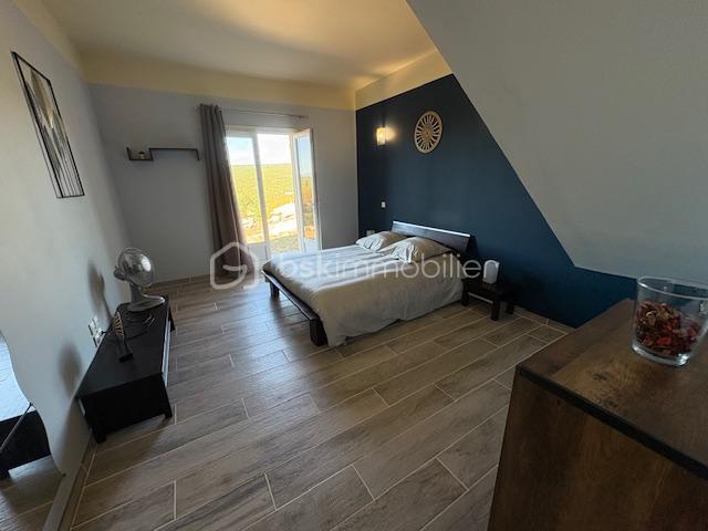 Château - 180 m² - 6 pièces