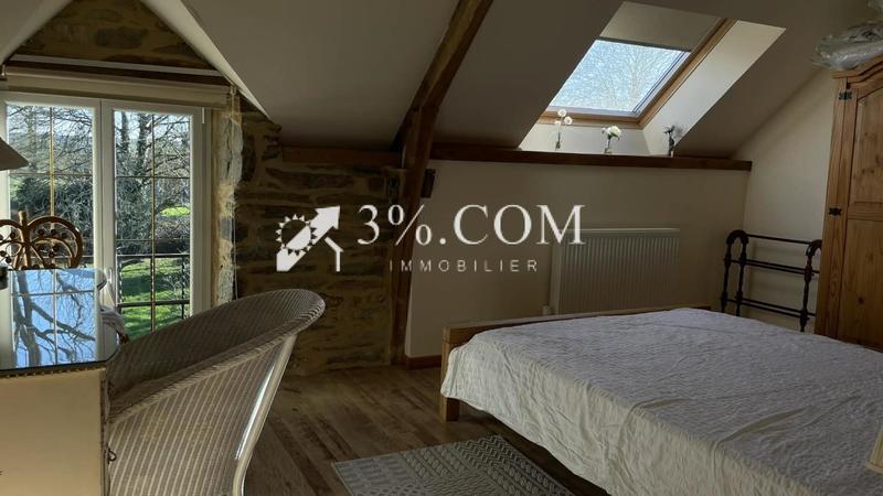 Maison en pierre - 202 m² - 9 pièces