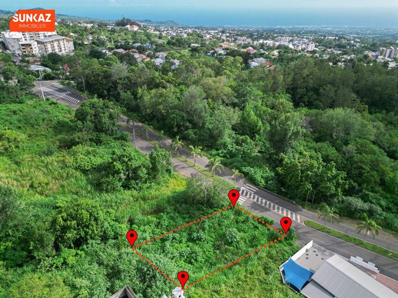 Terrain constructible - 843 m²