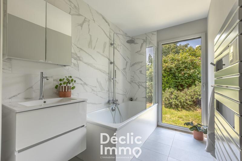 Maison - 200 m² - 7 pièces