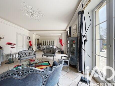 Maison - 455 m² - 10 pièces