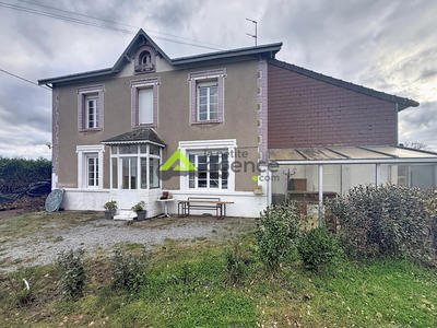 Maison - 230 m² - 7 pièces