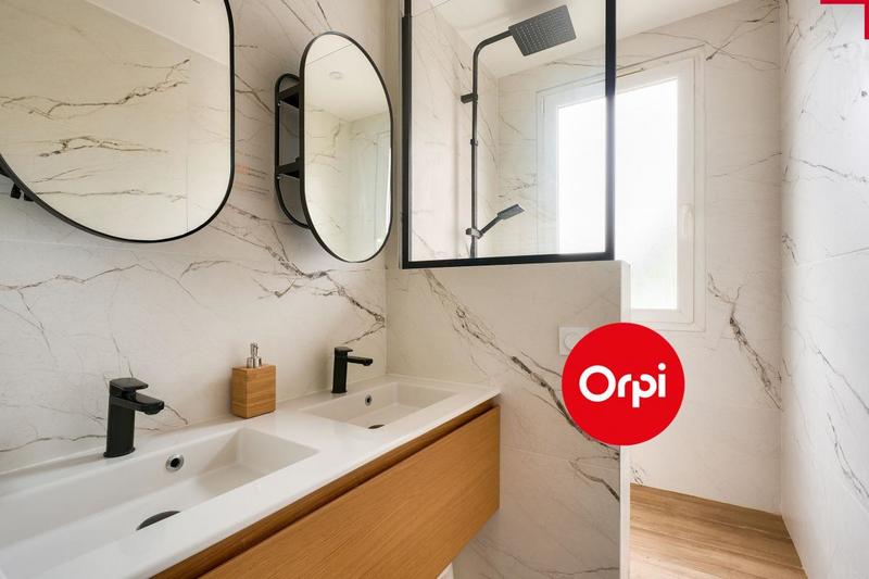 Appartement - 90 m² - 4 pièces