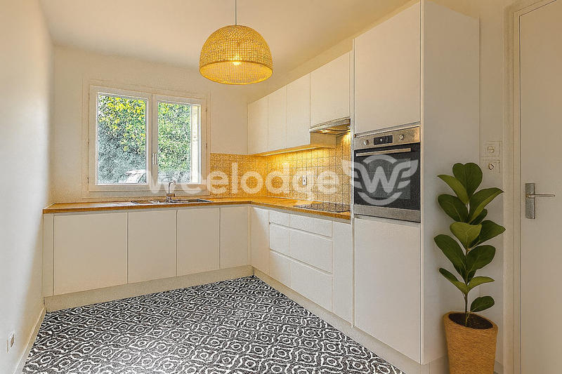 Maison - 97 m² - 6 pièces