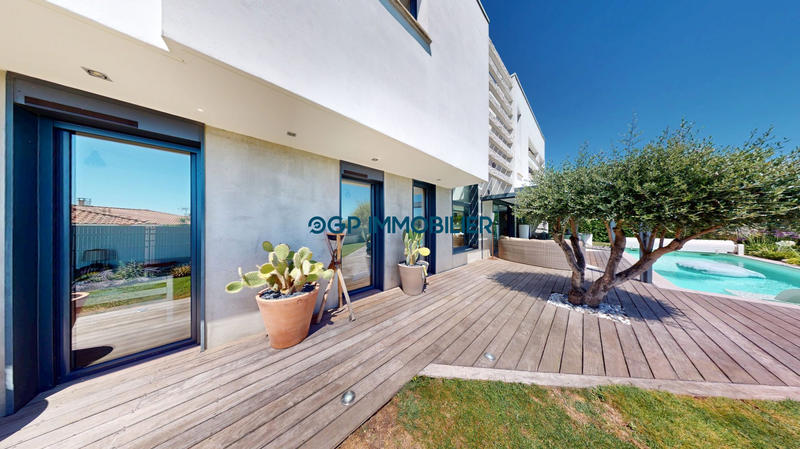 Maison contemporaine - 190 m² - 5 pièces