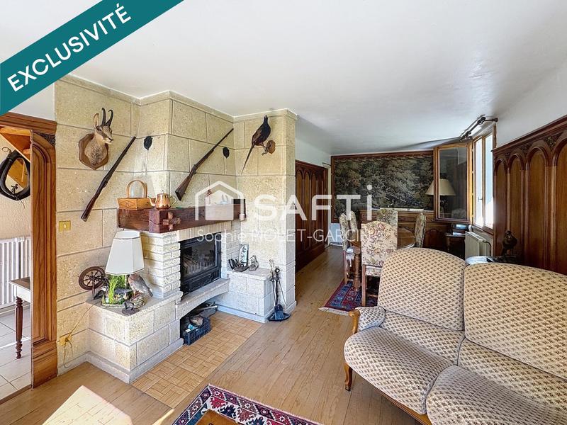 Maison - 221 m² - 8 pièces