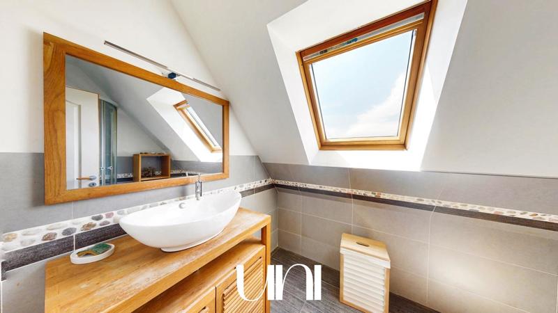 Maison - 209 m² - 7 pièces