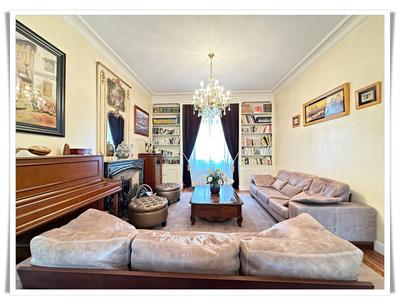 Maison - 290 m² - 12 pièces