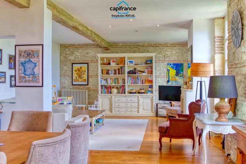 Maison de maîtres - 360 m² - 10 pièces