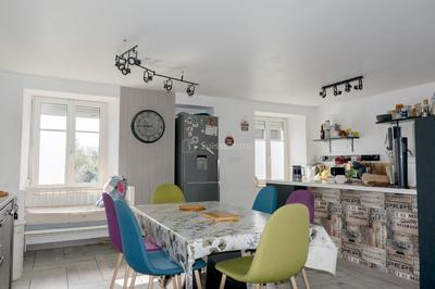 Maison - 96 m² - 5 pièces