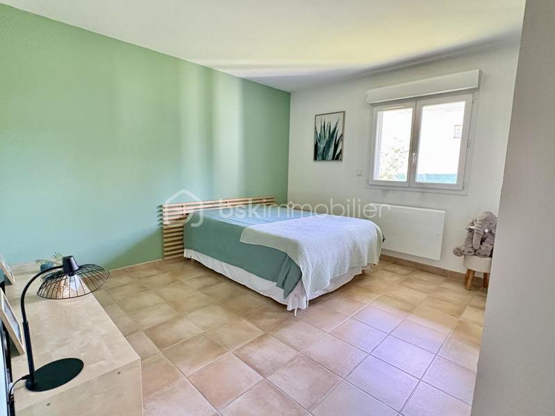 Maison - 235 m² - 8 pièces