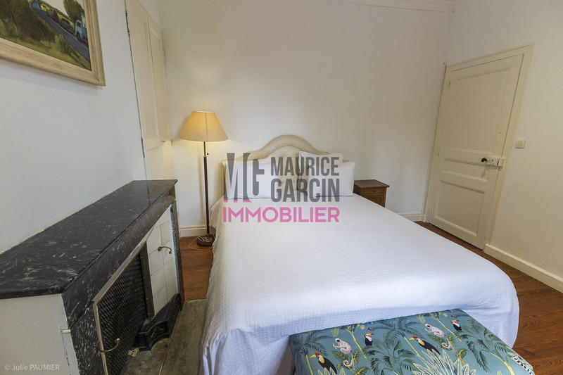 Maison - 330 m² - 14 pièces