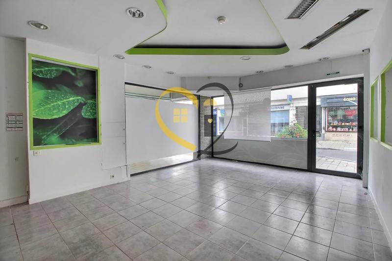Local commercial - 75 m² - 3 pièces
