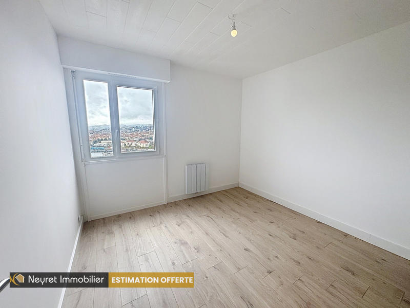 Appartement - 82 m² - 4 pièces