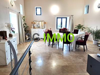 Corps de ferme - 198 m² - 9 pièces