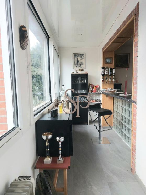 Maison traditionnelle - 220 m² - 8 pièces