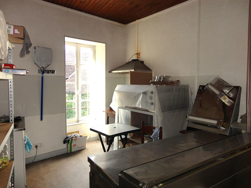 Local commercial - 92 m² - 6 pièces