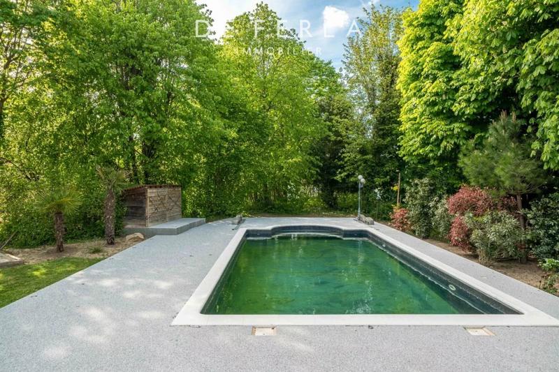 Villa - 472 m² - 10 pièces