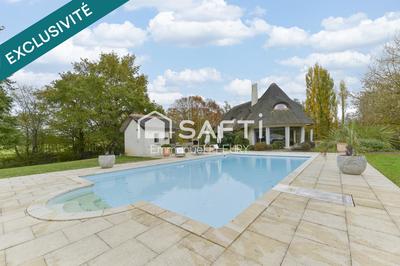 Maison - 218 m² - 7 pièces