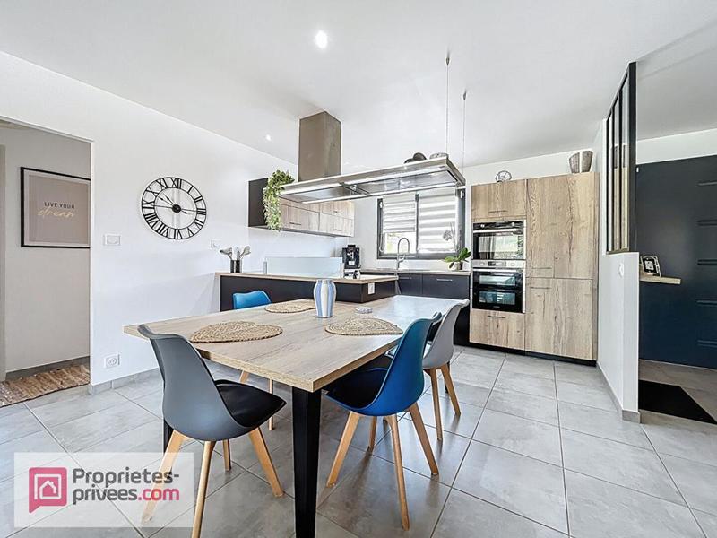 Maison - 102 m² - 5 pièces