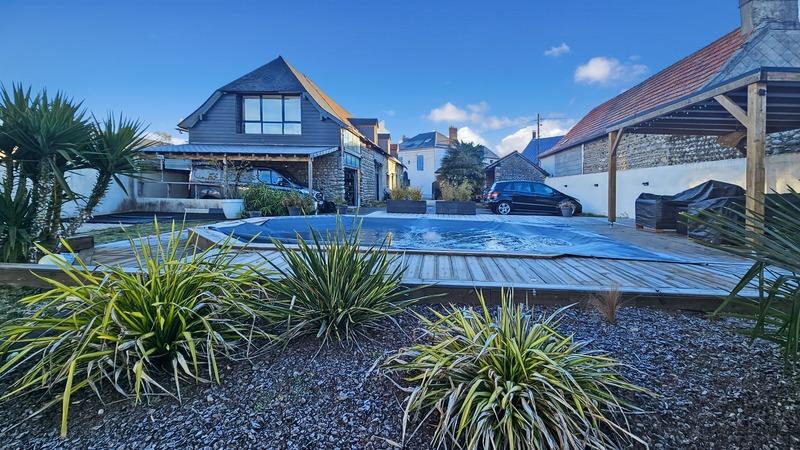 Maison - 205 m² - 8 pièces